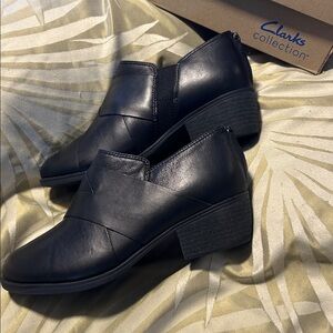 NWT CLARKS COLLECTION LEATHER SHOE